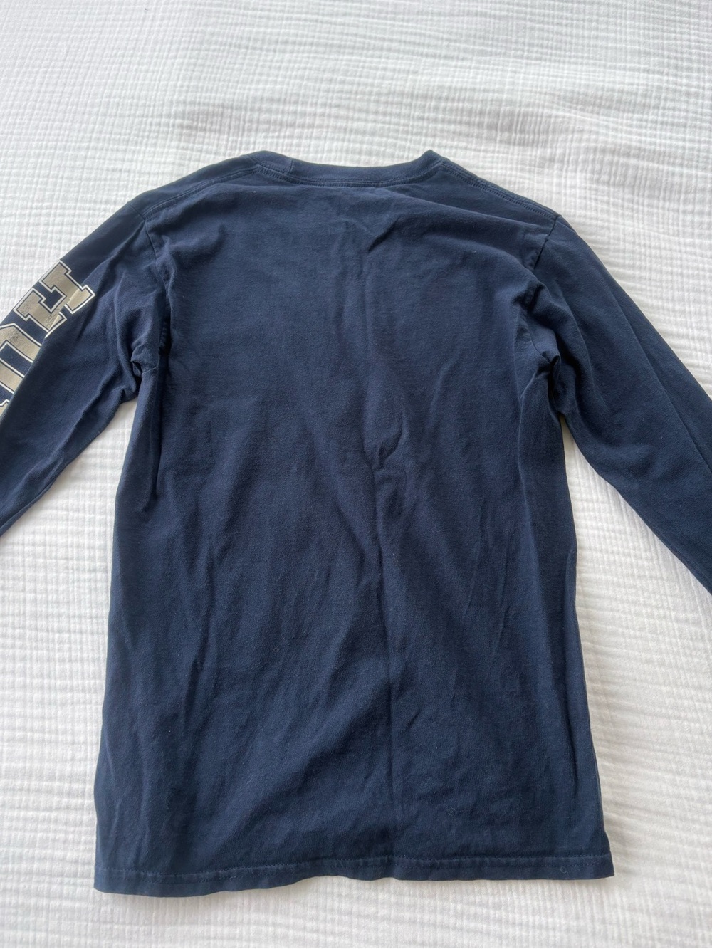 Georgetown Hoyas Blue Navy Long Sleeve T-Shirt Size Small Arm Detail Unisex - Picture 2 of 4